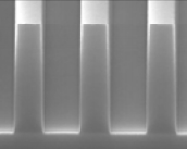 900 nm resist lines with the AZ® ECI 3027 at approx. 2.7 µm resist film thickness.